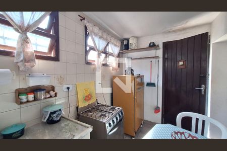 Cozinha de casa para alugar com 1 quarto, 27m² em Vila Caiçara, Praia Grande