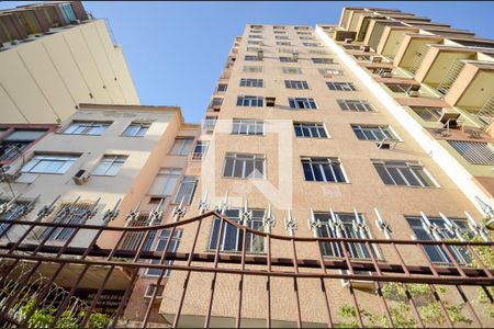 Apartamento para alugar com 77m², 2 quartos e sem vaga Apartamento para alugar com 77m², 2 quartos e sem vagaFachada