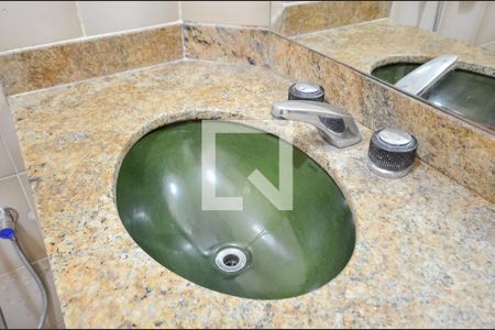 Apartamento para alugar com 77m², 2 quartos e sem vaga Apartamento para alugar com 77m², 2 quartos e sem vagaBanheiro
