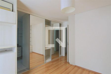 Casa à venda com 3 quartos, 103m² em Vila Sofia, São Paulo