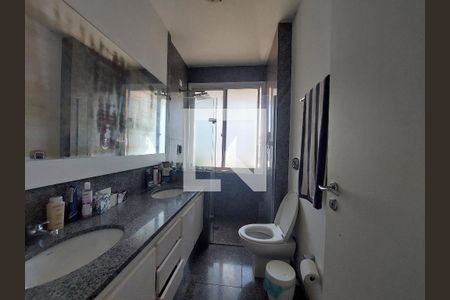 Apartamento à venda com 411m², 3 quartos e 3 vagasBanheiro 2