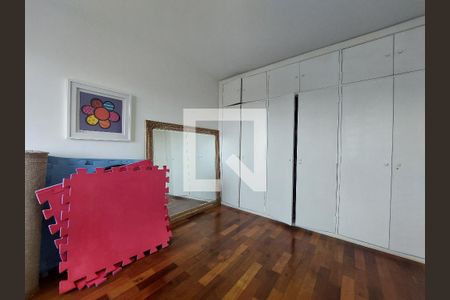 Apartamento à venda com 411m², 3 quartos e 3 vagasQuarto 2