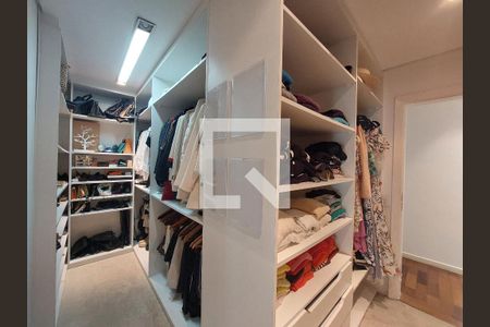 Apartamento à venda com 411m², 3 quartos e 3 vagasCloset - Quarto 1