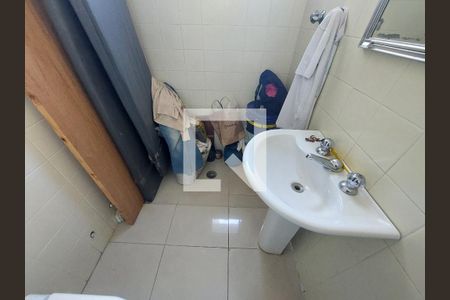 Apartamento à venda com 411m², 3 quartos e 3 vagasBanheiro na Área de Serviço