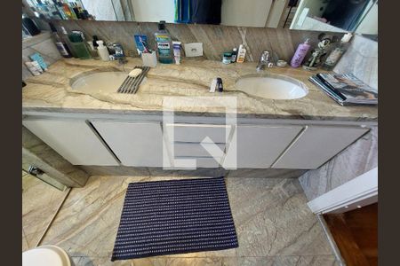 Apartamento à venda com 411m², 3 quartos e 3 vagasBanheiro 3