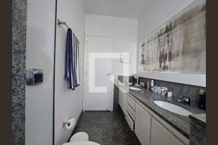 Apartamento à venda com 411m², 3 quartos e 3 vagasBanheiro 2