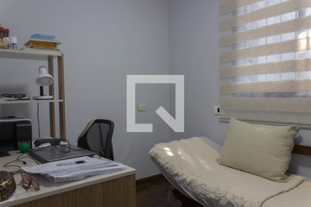 Casa à venda com 236m², 4 quartos e 2 vagas Casa à venda com 236m², 4 quartos e 2 vagasQuarto 2