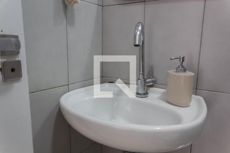 Casa à venda com 236m², 4 quartos e 2 vagas Casa à venda com 236m², 4 quartos e 2 vagasBanheiro de Serviço