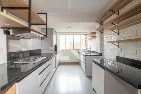 Cozinha  de apartamento à venda com 3 quartos, 113m² em Chácara das Pedras, Porto Alegre