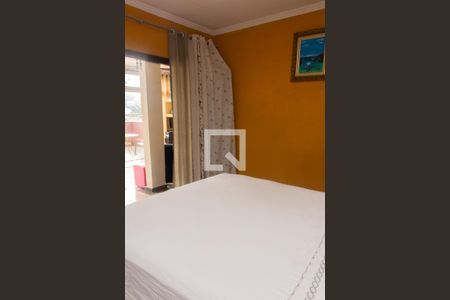 Casa à venda com 180m², 2 quartos e 2 vagasQuarto 2 (suíte)