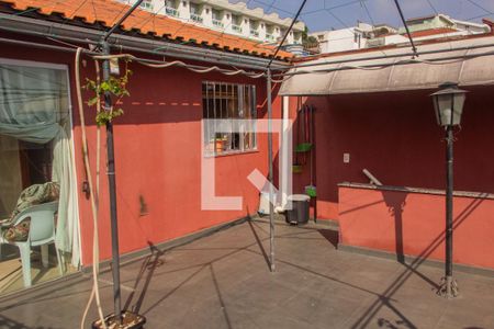 Casa à venda com 180m², 2 quartos e 2 vagasQuintal (área de churrasqueira) - externo