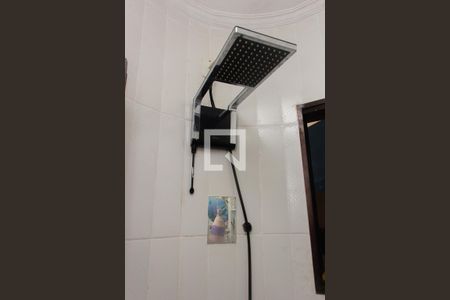 Casa à venda com 180m², 2 quartos e 2 vagasBanheiro 2 (suíte)