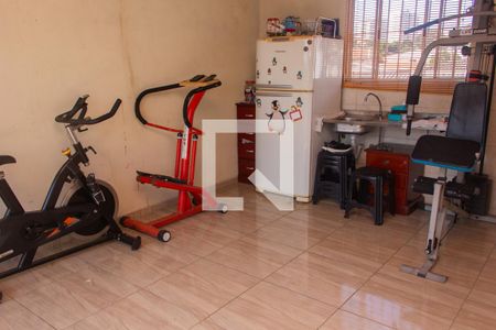 Casa à venda com 180m², 2 quartos e 2 vagasQuintal (área de churrasqueira) - Interno