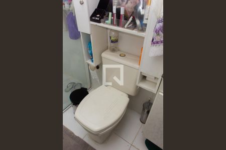 Casa à venda com 180m², 2 quartos e 2 vagasBanheiro 2 (suíte)