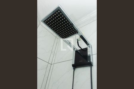 Casa à venda com 180m², 2 quartos e 2 vagasBanheiro 1 (suíte)