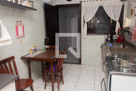 Casa à venda com 180m², 2 quartos e 2 vagasCozinha