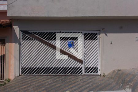 Casa à venda com 180m², 2 quartos e 2 vagasFachada