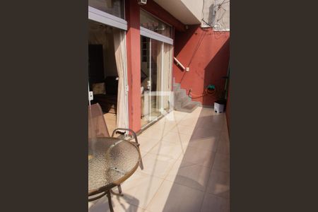 Casa à venda com 180m², 2 quartos e 2 vagasVaranda