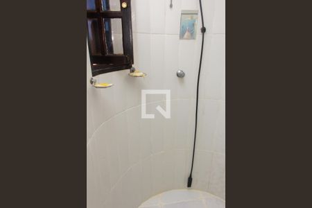 Casa à venda com 180m², 2 quartos e 2 vagasBanheiro 2 (suíte)