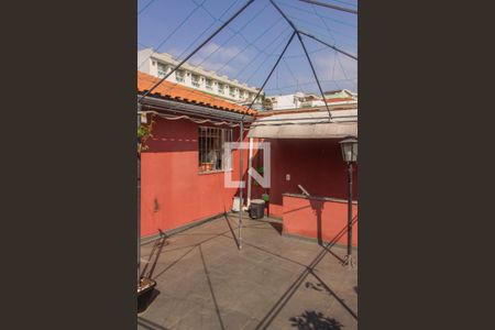 Casa à venda com 180m², 2 quartos e 2 vagasQuintal (área de churrasqueira) - externo