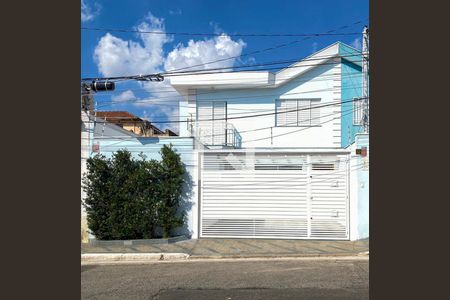 Casa à venda com 85m², 2 quartos e 2 vagasFachada