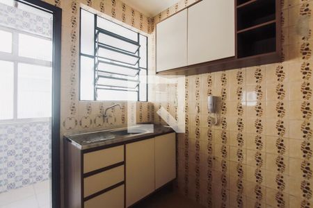 Cozinha de apartamento para alugar com 1 quarto, 39m² em Passo da Areia, Porto Alegre