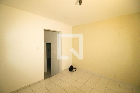 Quarto 2 de casa para alugar com 2 quartos, 70m² em Vila Irmãos Arnoni, São Paulo