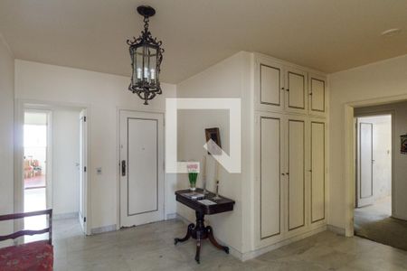 Hall de entrada de apartamento à venda com 3 quartos, 230m² em Santa Cecília, São Paulo