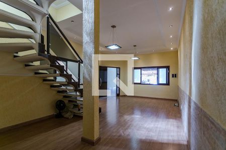 Sala de casa de condomínio para alugar com 3 quartos, 239m² em Cézar de Souza, Mogi das Cruzes
