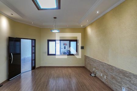 Sala de casa de condomínio para alugar com 3 quartos, 239m² em Cézar de Souza, Mogi das Cruzes