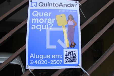 Casa à venda com 145m², 3 quartos e 2 vagasFachada com placa QuintoAndar