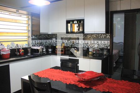Casa à venda com 145m², 3 quartos e 2 vagasCozinha