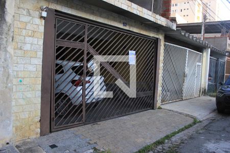 Casa à venda com 145m², 3 quartos e 2 vagasFachada com placa QuintoAndar