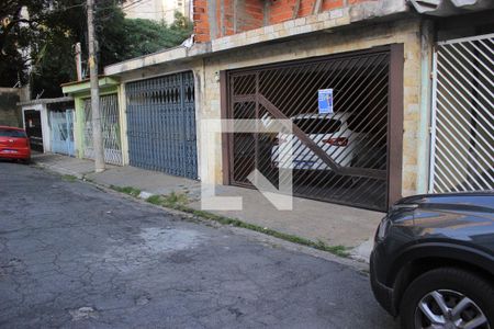 Casa à venda com 145m², 3 quartos e 2 vagasFachada com placa QuintoAndar