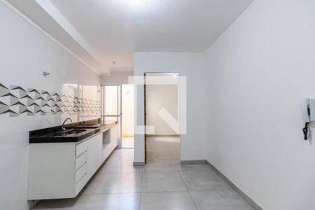 Sala / Cozinha de apartamento para alugar com 1 quarto, 28m² em Vila Carrão, São Paulo