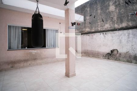 Casa à venda com 200m², 3 quartos e 3 vagasQuintal