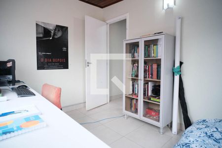 Casa à venda com 200m², 3 quartos e 3 vagasQuarto de Serviço