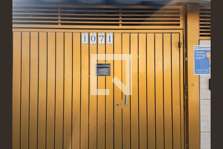 Casa à venda com 144m², 4 quartos e 1 vaga Casa à venda com 144m², 4 quartos e 1 vagaFachada