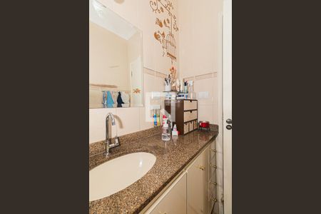 Casa à venda com 144m², 4 quartos e 1 vaga Casa à venda com 144m², 4 quartos e 1 vagaBanheiro Social