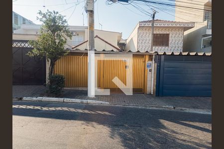 Casa à venda com 144m², 4 quartos e 1 vaga Casa à venda com 144m², 4 quartos e 1 vagaFachada