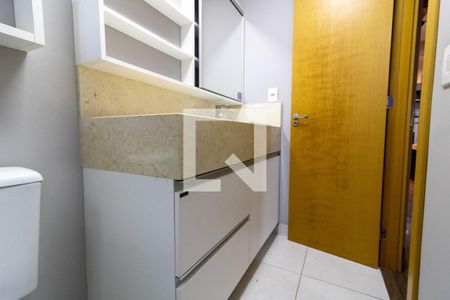 Banheiro da Suíte de apartamento para alugar com 2 quartos, 62m² em Teresópolis, Porto Alegre
