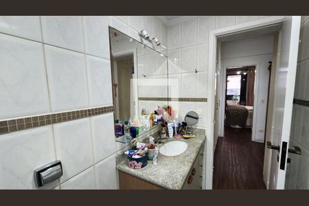 Apartamento à venda com 190m², 4 quartos e 2 vagas Apartamento à venda com 190m², 4 quartos e 2 vagasBanheiro