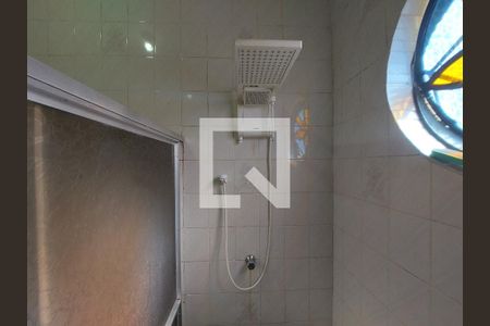 Casa à venda com 438m², 4 quartos e 3 vagasBanheiro social