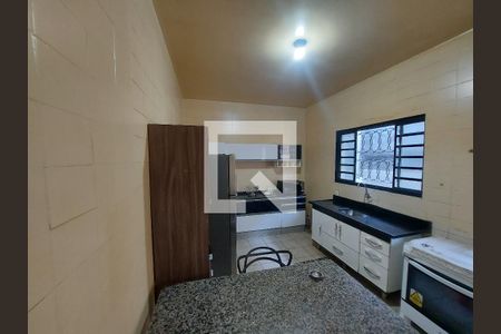 Casa à venda com 438m², 4 quartos e 3 vagasCozinha