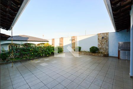 Casa à venda com 732m², 3 quartos e 6 vagas Casa à venda com 732m², 3 quartos e 6 vagasEspaço Gourmet