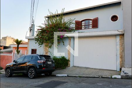 Casa à venda com 732m², 3 quartos e 6 vagas Casa à venda com 732m², 3 quartos e 6 vagasFachada 2