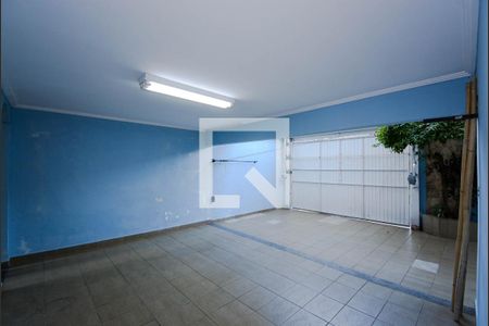 Casa à venda com 732m², 3 quartos e 6 vagas Casa à venda com 732m², 3 quartos e 6 vagasGaragem - Fundos