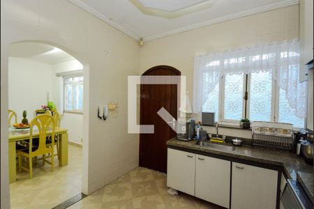 Casa à venda com 732m², 3 quartos e 6 vagas Casa à venda com 732m², 3 quartos e 6 vagasCozinha