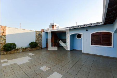 Casa à venda com 732m², 3 quartos e 6 vagas Casa à venda com 732m², 3 quartos e 6 vagasEspaço Gourmet