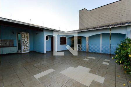 Casa à venda com 732m², 3 quartos e 6 vagas Casa à venda com 732m², 3 quartos e 6 vagasEspaço Gourmet